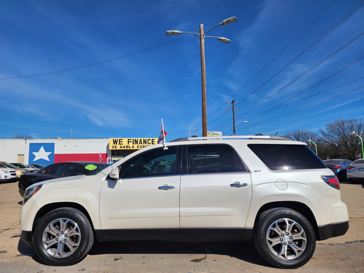 2014 DIAMOND WHITE /CAPPUCCINO GMC Acadia SLT (1GKKRRKD0EJ) , AUTO transmission, located at 2660 S.Garland Avenue, Garland, TX, 75041, (469) 298-3118, 32.885551, -96.655602 - Photo#6